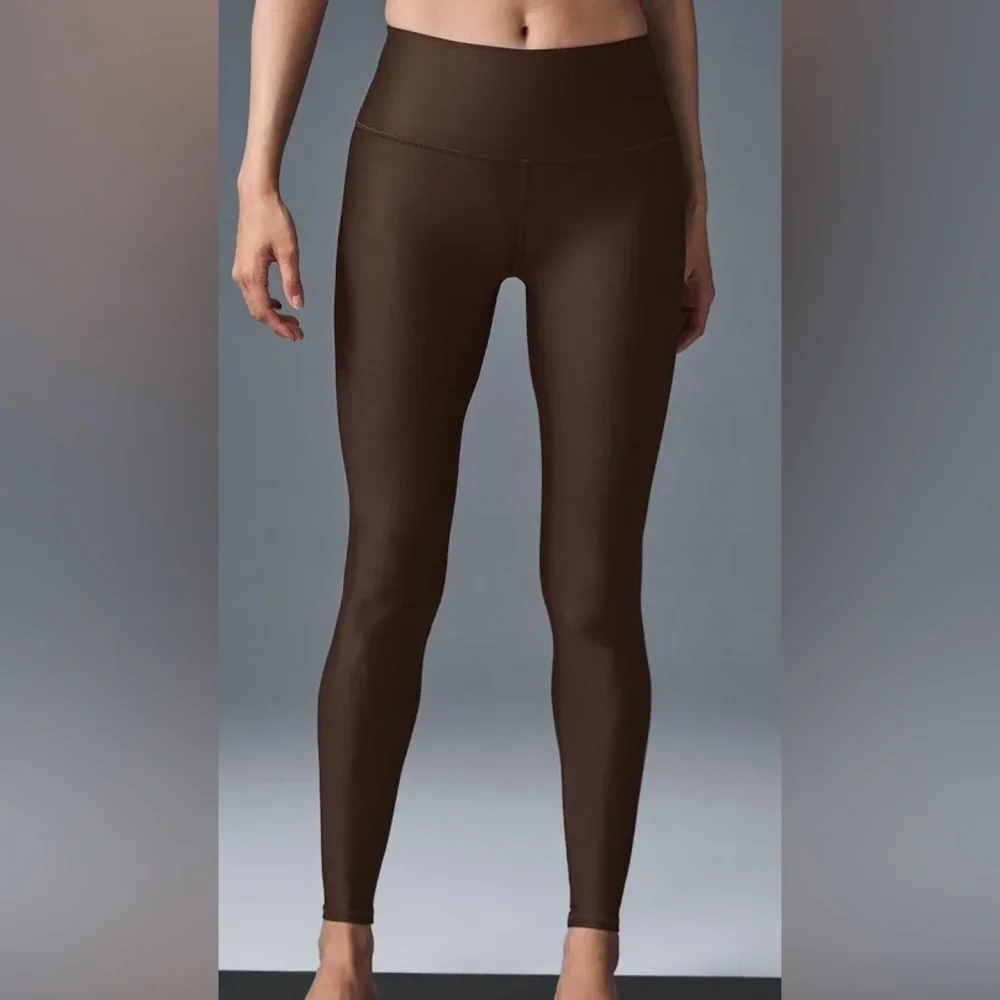 ALO Yoga High Waist Airlift Legging in Espresso